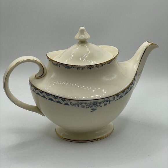 Royal Doulton Josephine H5235 Vintage English Fine Bone China Cream Floral 5 Cup - Picture 2 of 11